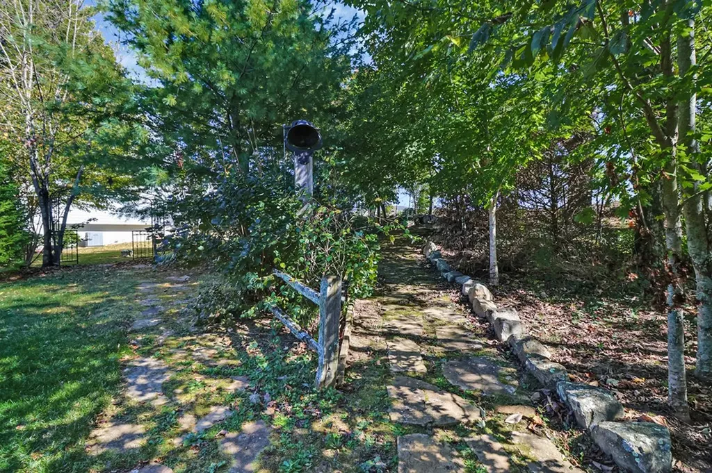 221 Wind Song Trail Crossville TN 38555