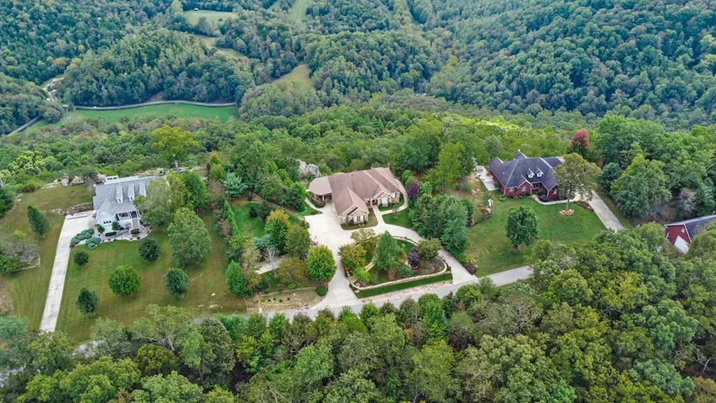 221 Wind Song Trail Crossville TN 38555