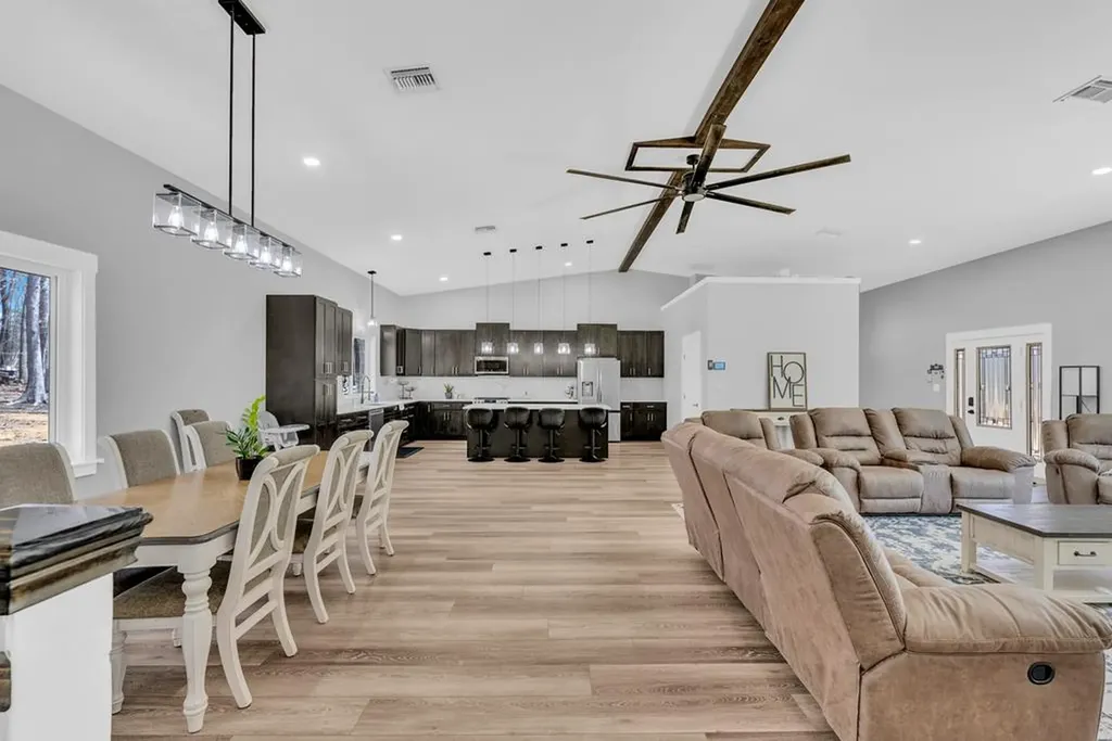 97 W Bluff Road Pikeville TN 37367