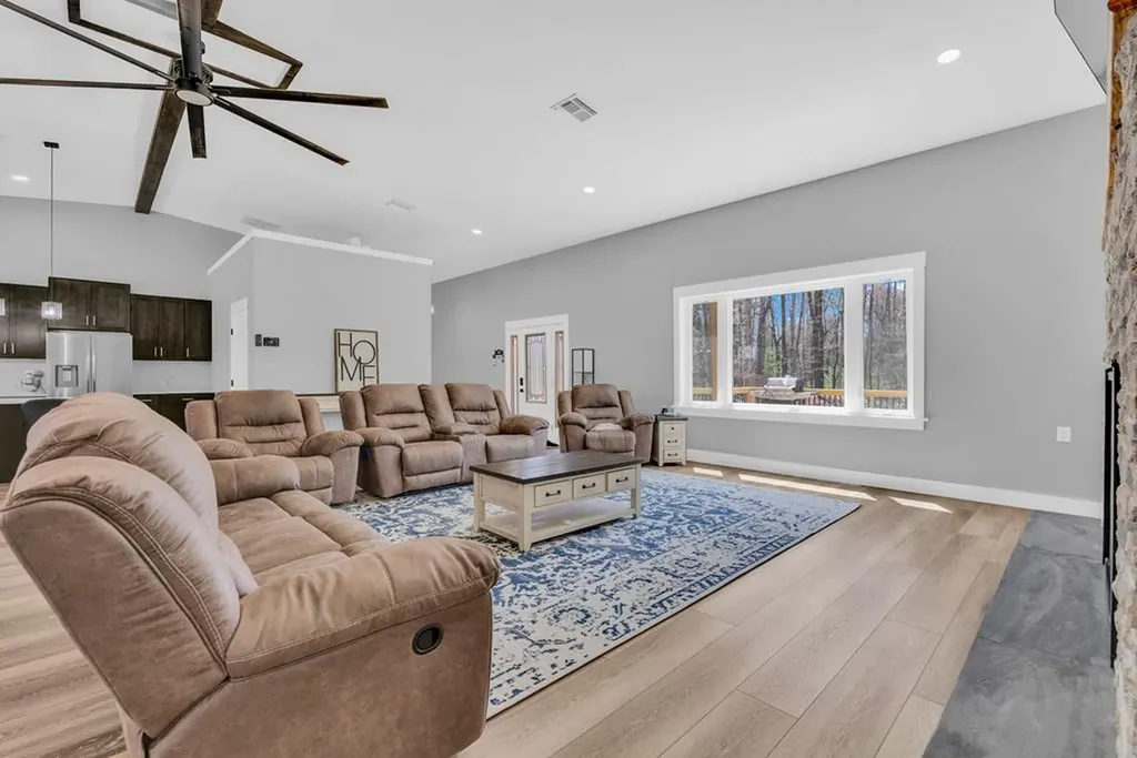 97 W Bluff Road Pikeville TN 37367