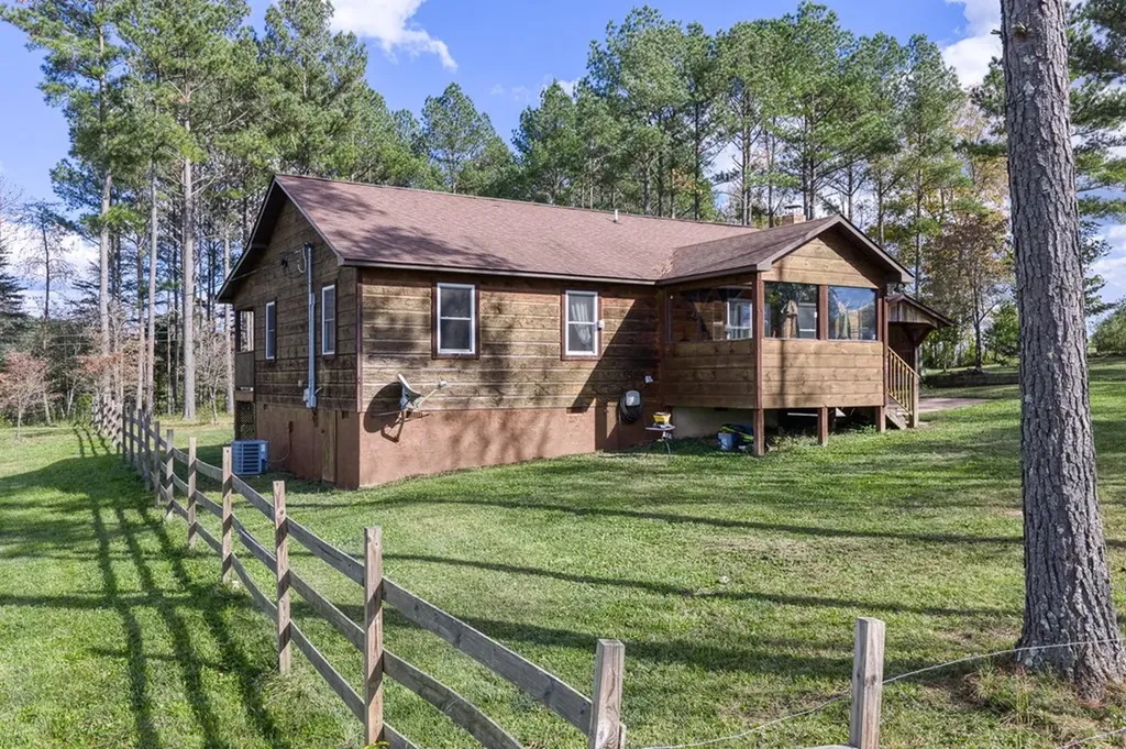 944 Flat Rock Road Crossville TN 38572-1784