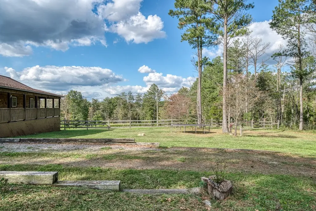 944 Flat Rock Road Crossville TN 38572-1784