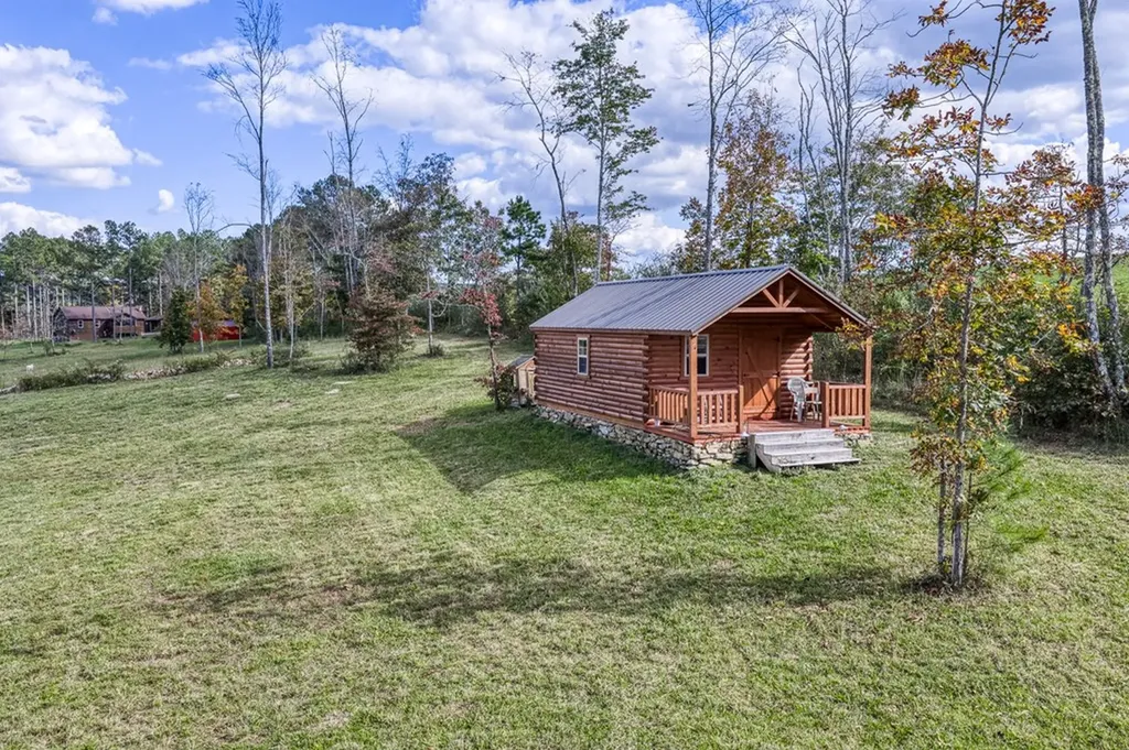 944 Flat Rock Road Crossville TN 38572-1784