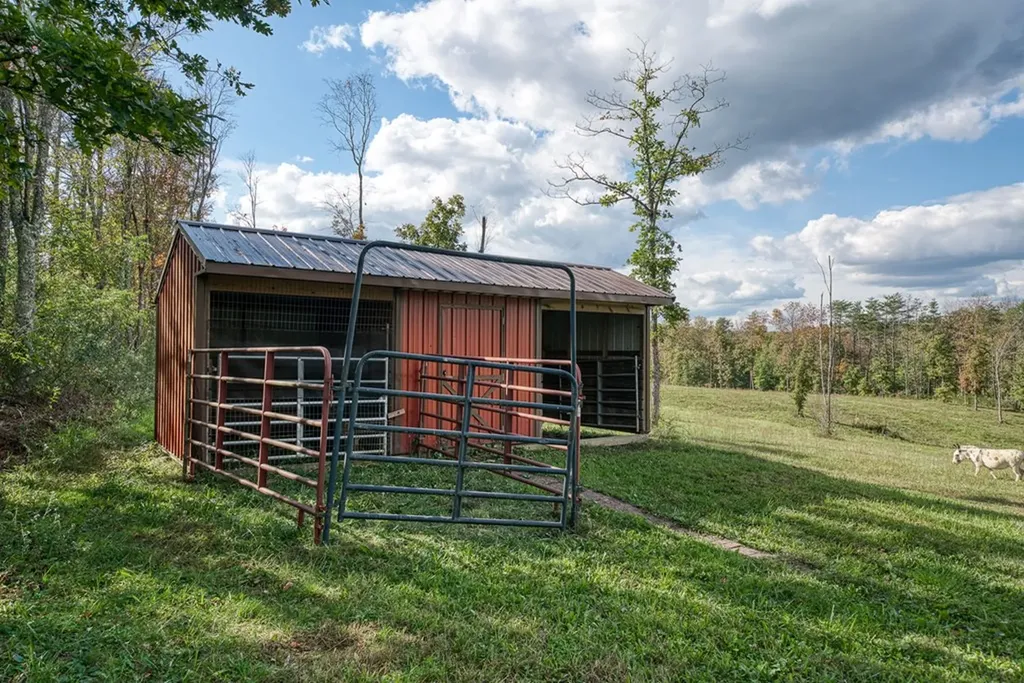 944 Flat Rock Road Crossville TN 38572-1784