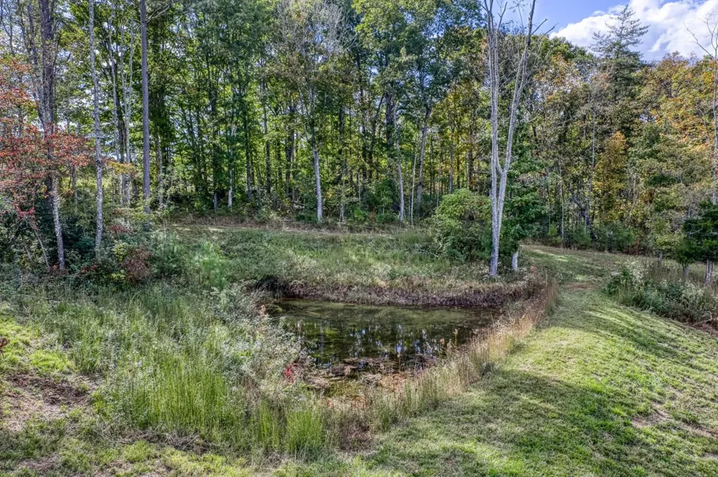 944 Flat Rock Road Crossville TN 38572-1784