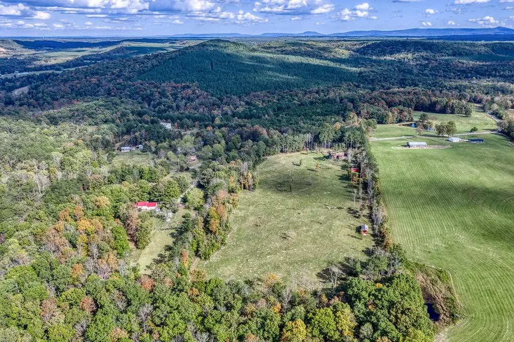 944 Flat Rock Road Crossville TN 38572-1784