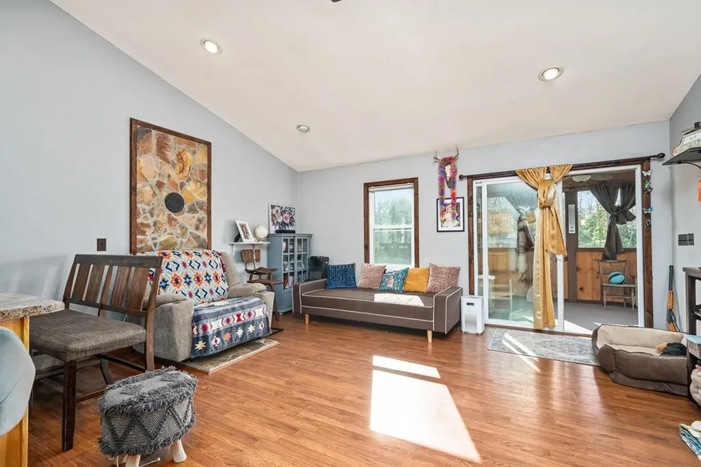 944 Flat Rock Road Crossville TN 38572-1784