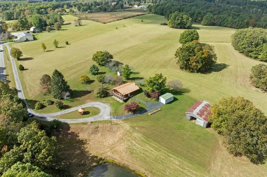 384 Miller Court Crossville TN 38571-2387