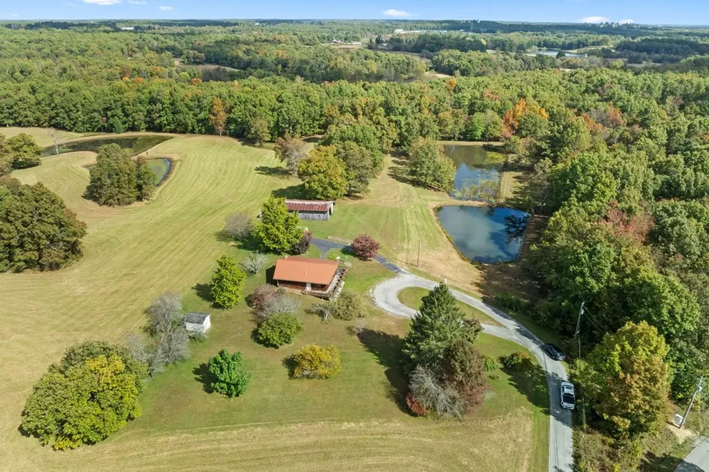 384 Miller Court Crossville TN 38571-2387