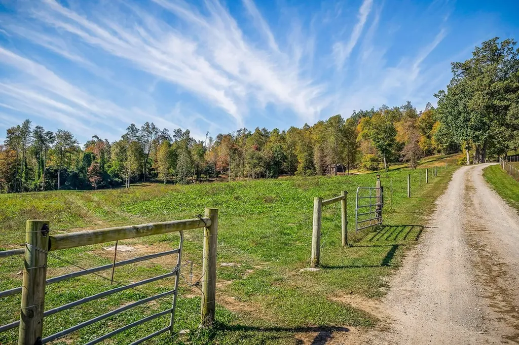 260 Billy Beason Lane Livingston TN 38570