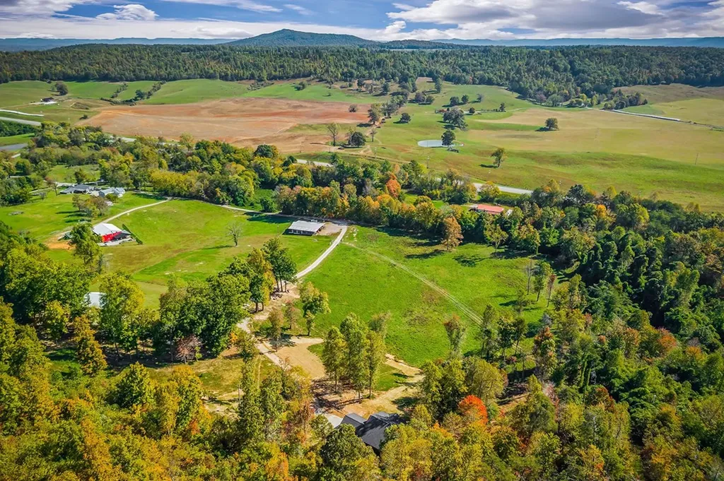 260 Billy Beason Lane Livingston TN 38570