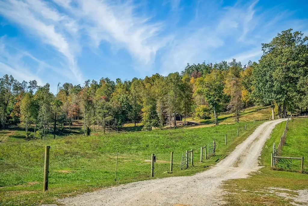 260 Billy Beason Lane Livingston TN 38570