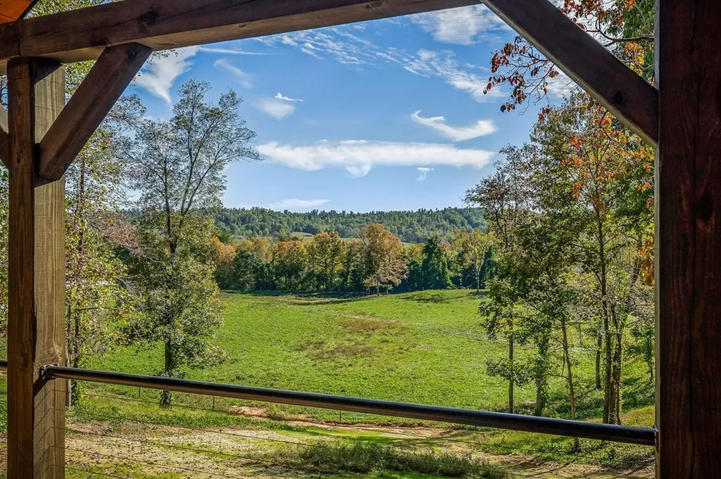 260 Billy Beason Lane Livingston TN 38570