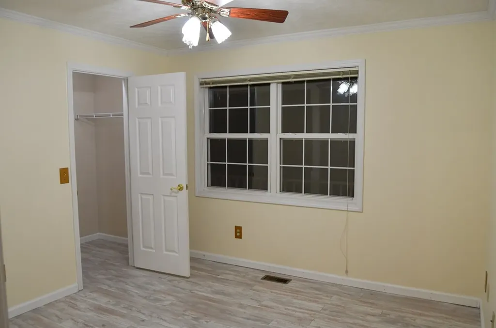 170 Pin Oak Lane Crossville TN 38555