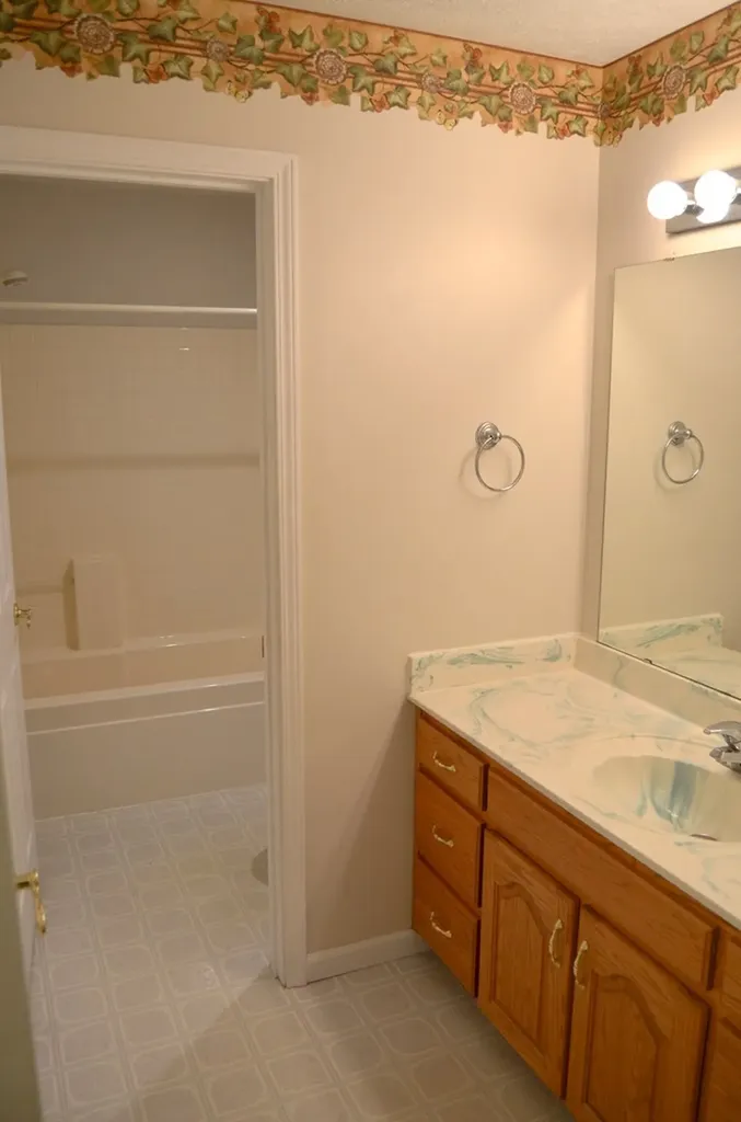 170 Pin Oak Lane Crossville TN 38555