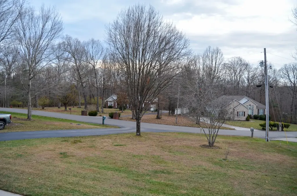 170 Pin Oak Lane Crossville TN 38555