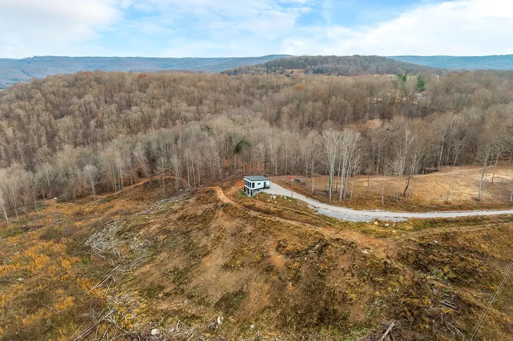 431 Bald Knob Mountain And Cummings Cove Road Doyle TN 38559