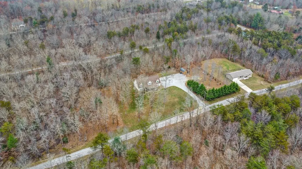 1035 Gray Eagle Drive Crossville TN 38572