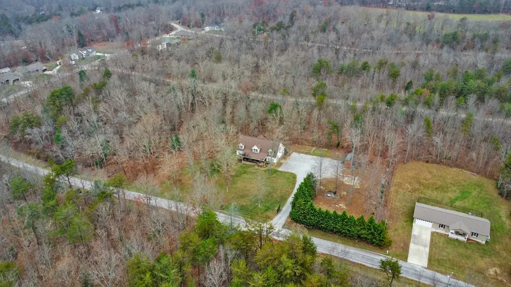 1035 Gray Eagle Drive Crossville TN 38572