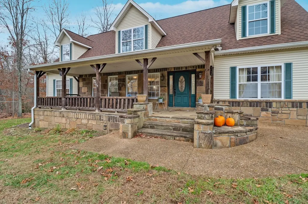 1035 Gray Eagle Drive Crossville TN 38572