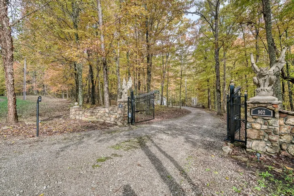 902 Cowpens Monterey TN 38574