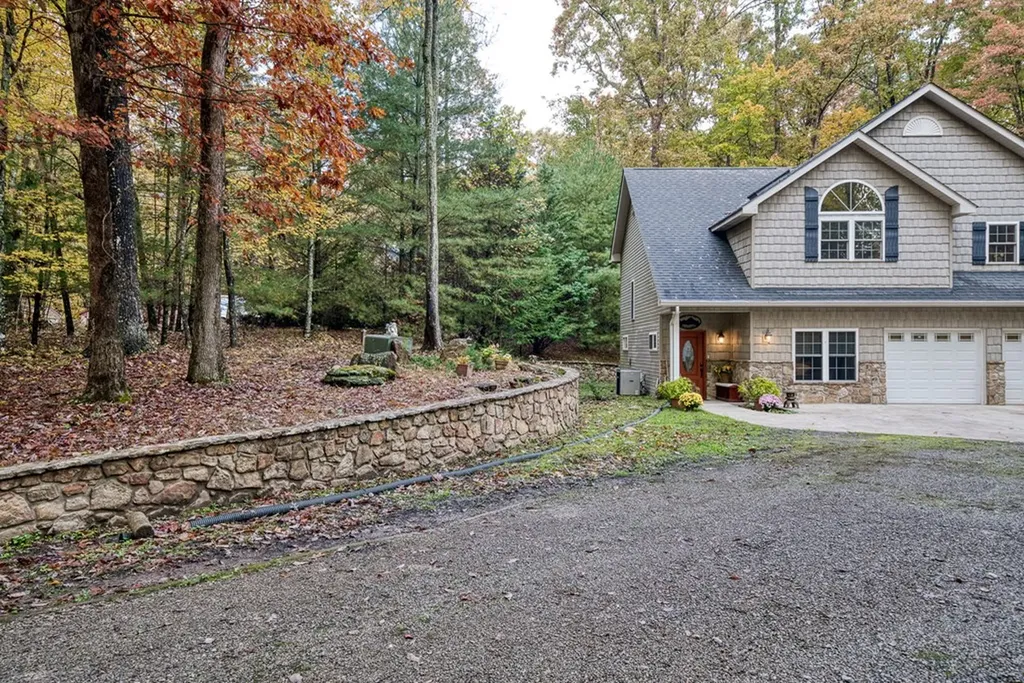 902 Cowpens Monterey TN 38574