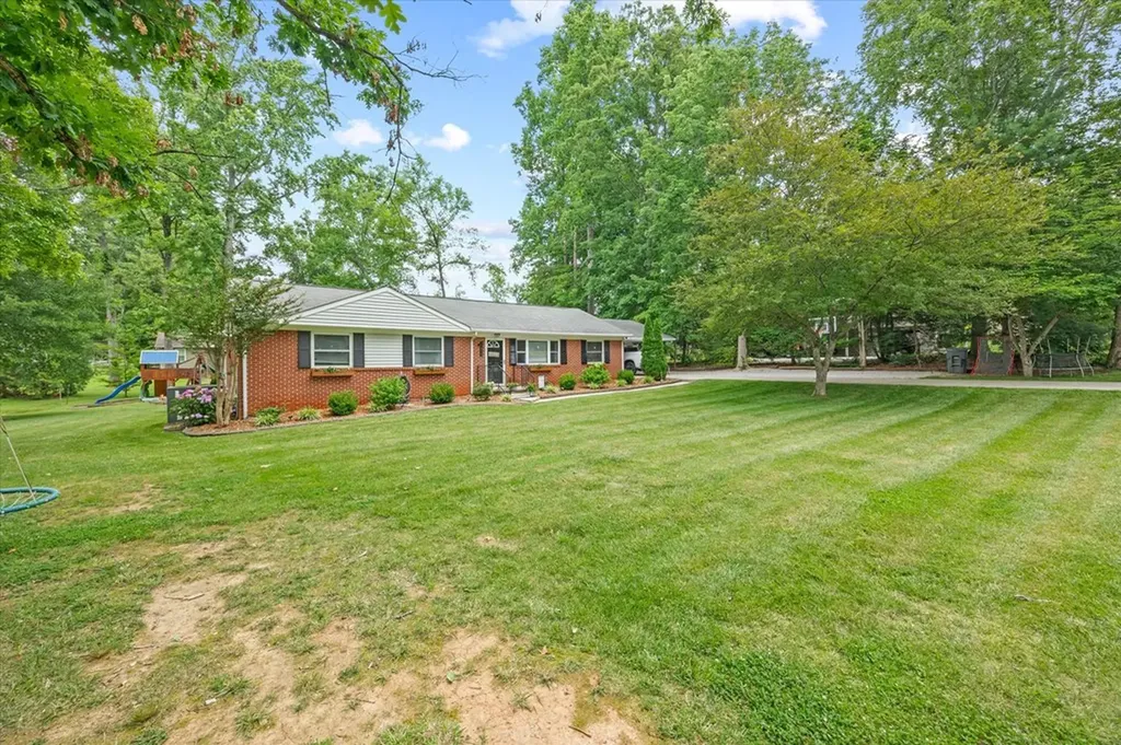 1298 Eastwood Drive Cookeville TN 38501