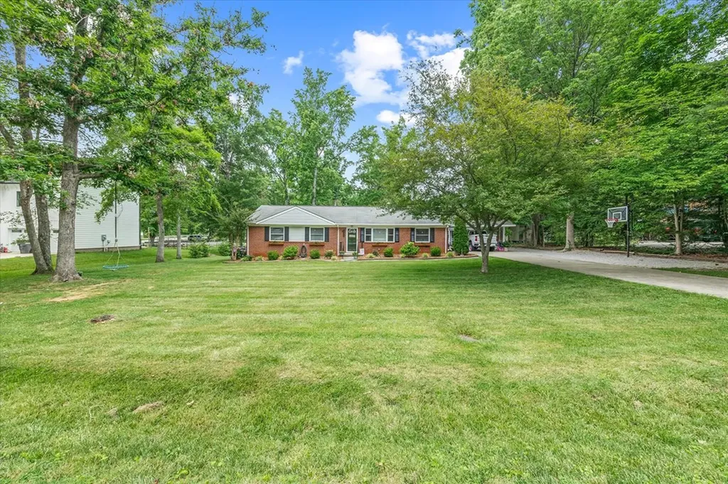 1298 Eastwood Drive Cookeville TN 38501