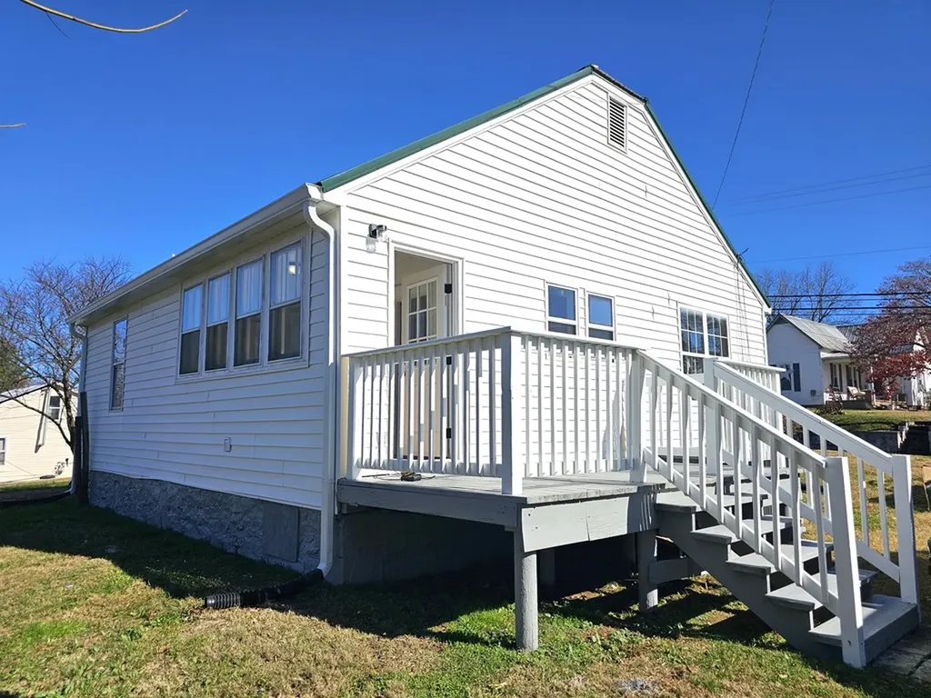 115 Baker Street Sparta TN 38583