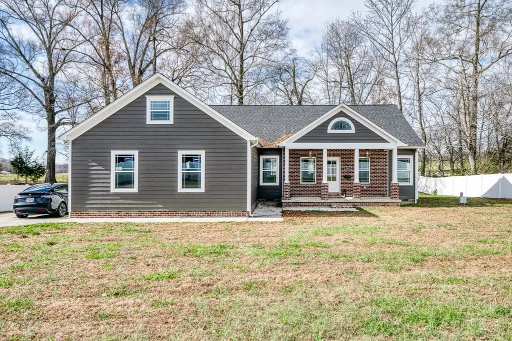 242 Grace Drive Sparta TN 38583
