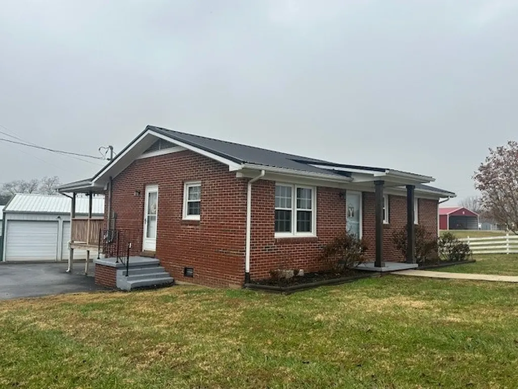 11056 Belk Road Smithville TN 37166