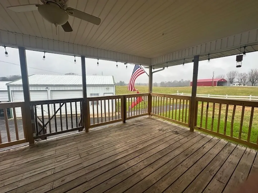 11056 Belk Road Smithville TN 37166