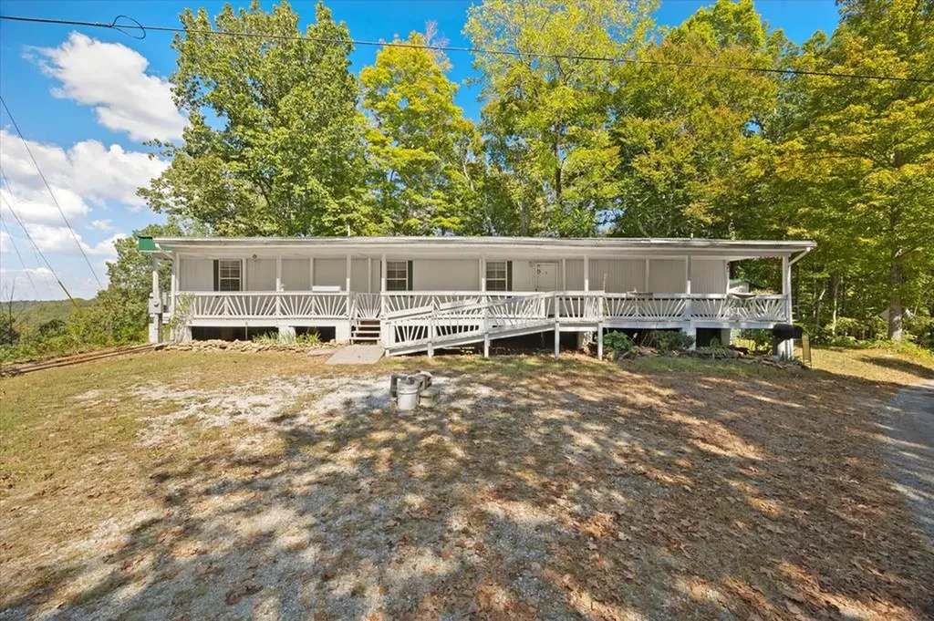 428 James White Road Celina TN 38551