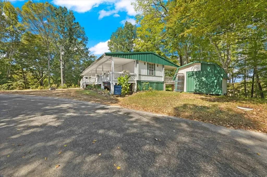 428 James White Road Celina TN 38551