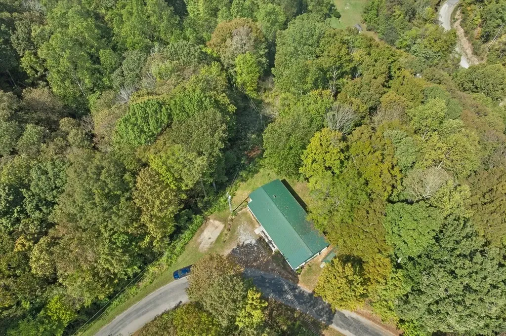 428 James White Road Celina TN 38551