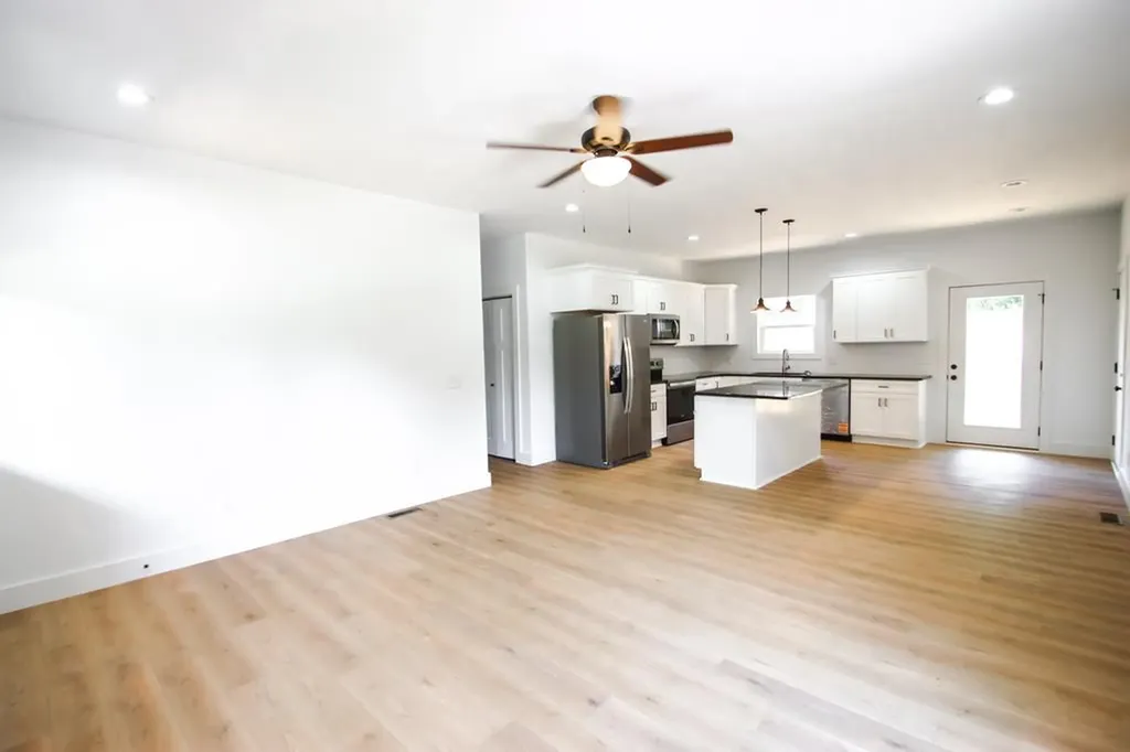 70 River Oaks Drive Sparta TN 38583