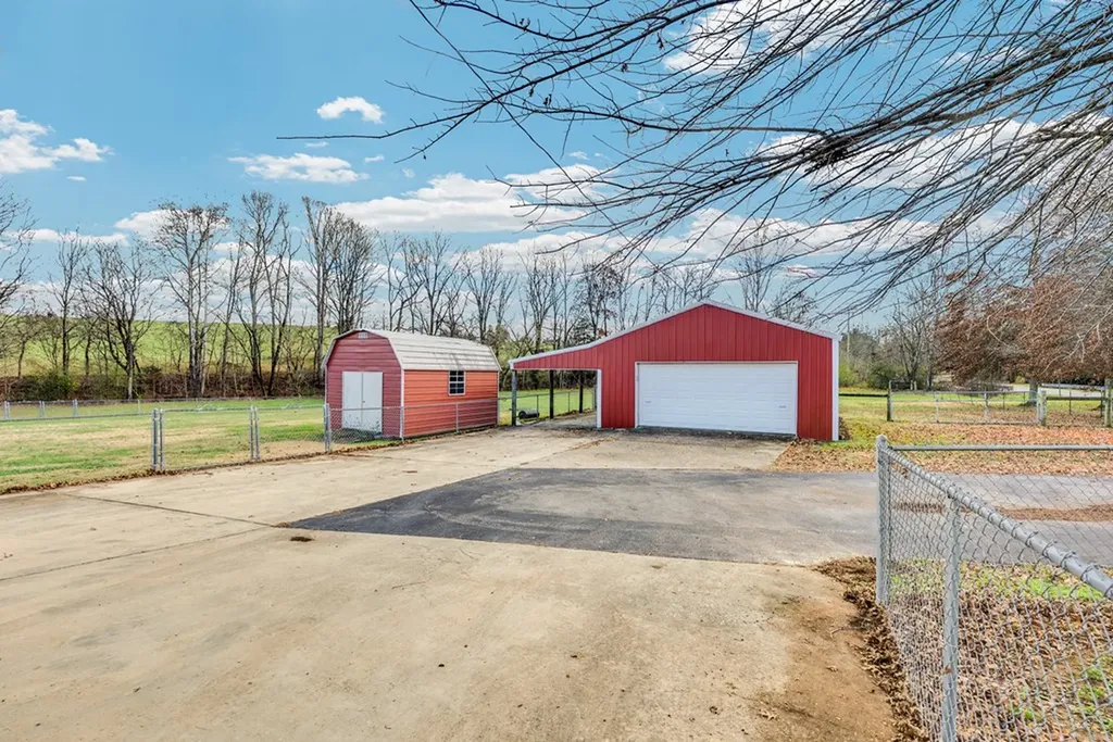 2221 Plunk Whitson Road Cookeville TN 38501