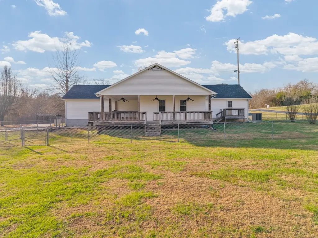 2221 Plunk Whitson Road Cookeville TN 38501