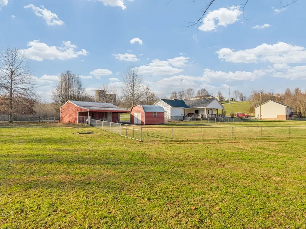 2221 Plunk Whitson Road Cookeville TN 38501