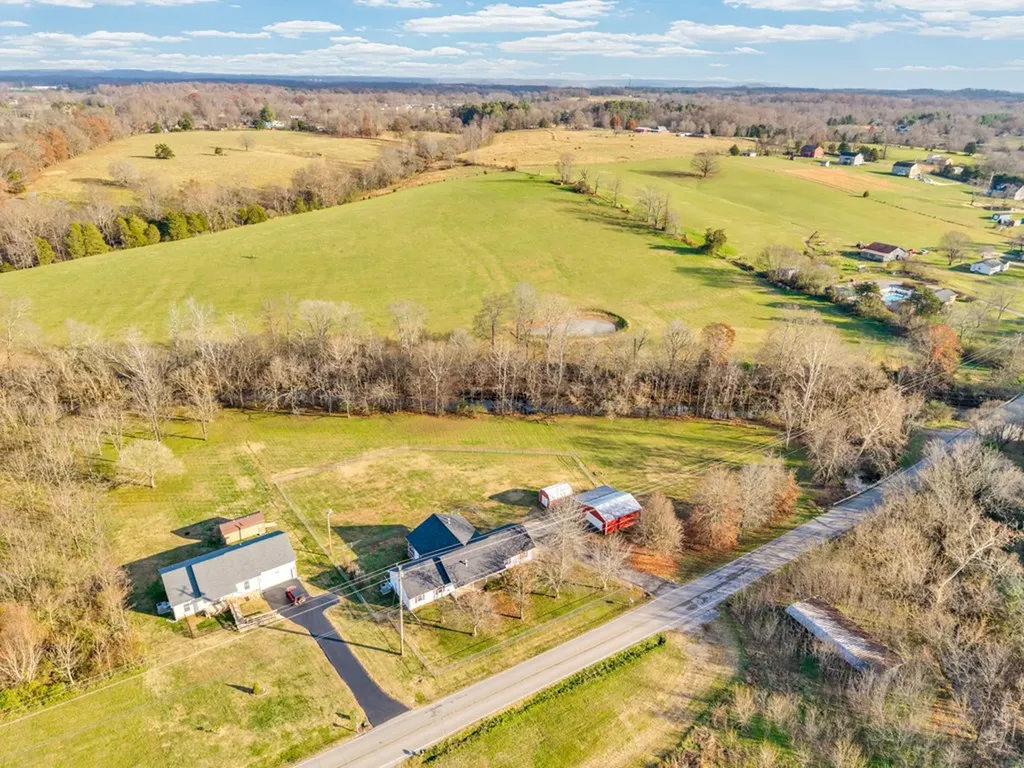 2221 Plunk Whitson Road Cookeville TN 38501