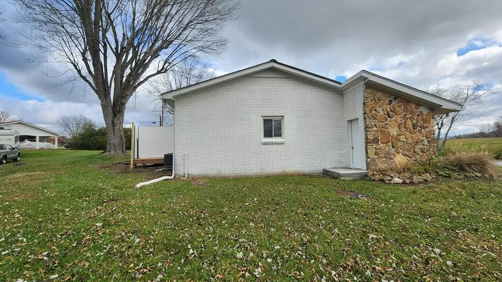 204 Lake Street Livingston TN 38570