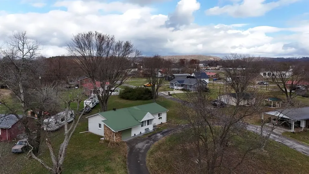 204 Lake Street Livingston TN 38570