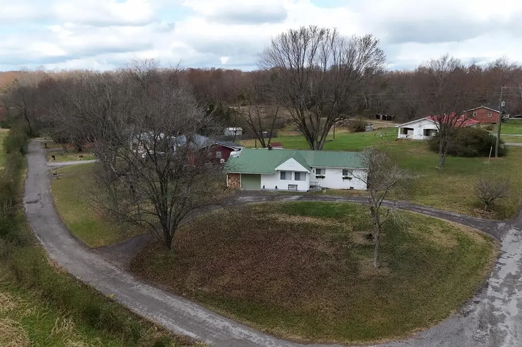 204 Lake Street Livingston TN 38570