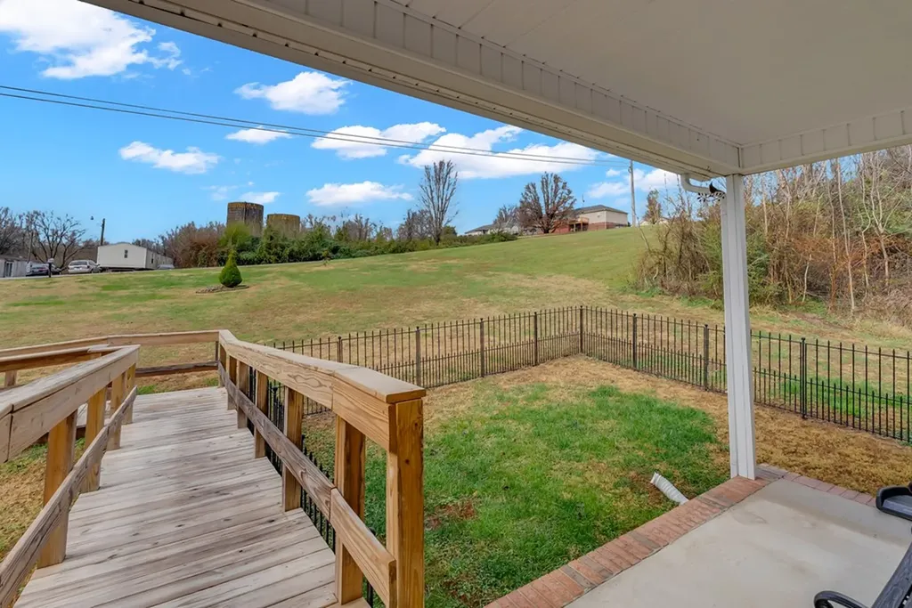 2237 Plunk Whitson Road Cookeville TN 38501