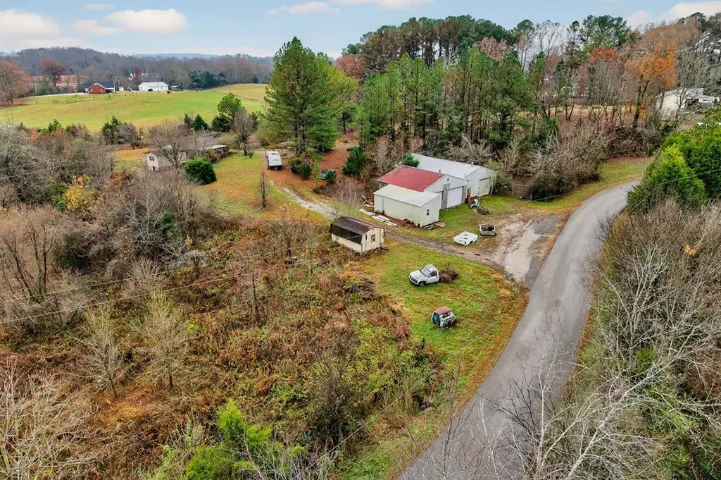265 N Center Point Acres Walling TN 38587