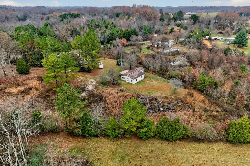 265 N Center Point Acres Walling TN 38587