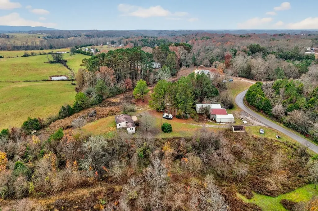 265 N Center Point Acres Walling TN 38587