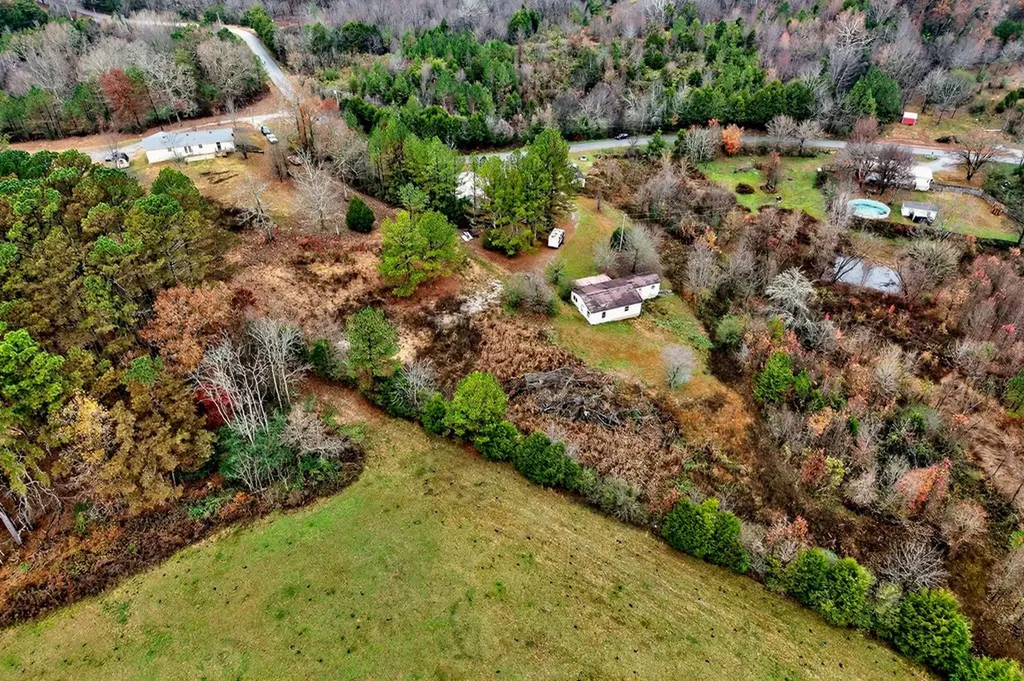 265 N Center Point Acres Walling TN 38587