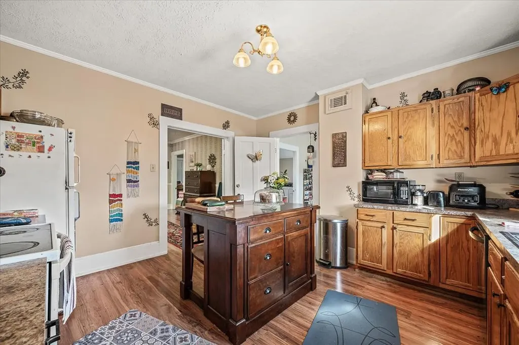 305 E University Street Livingston TN 38570