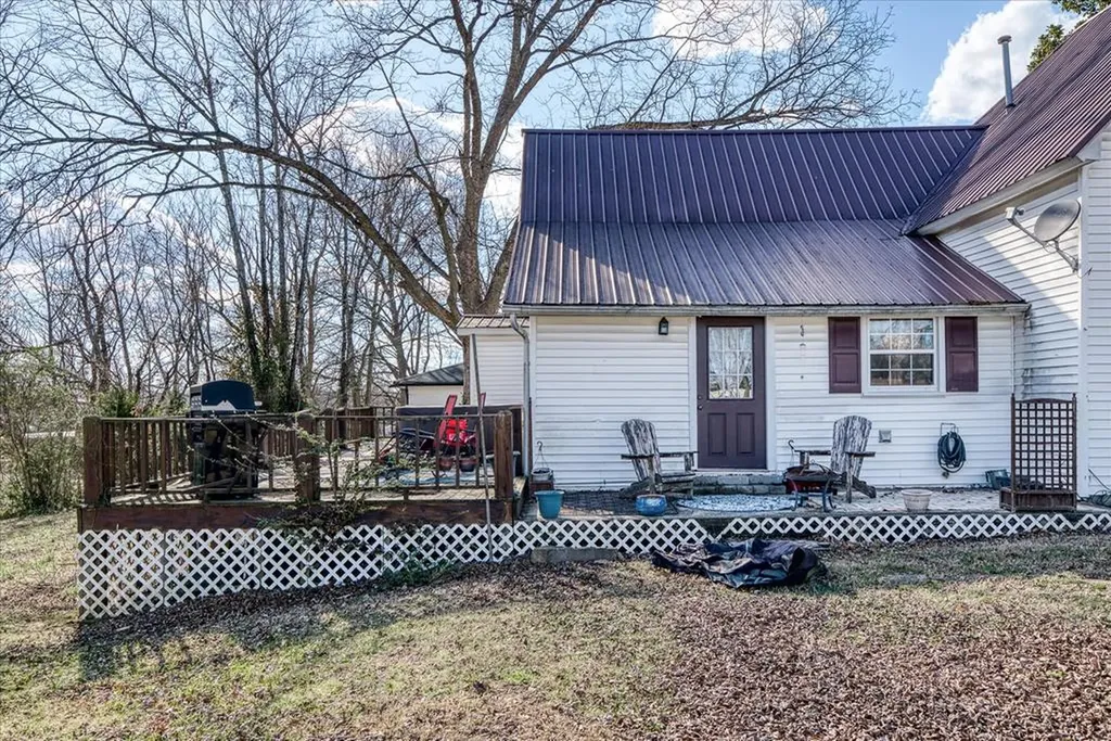 305 E University Street Livingston TN 38570